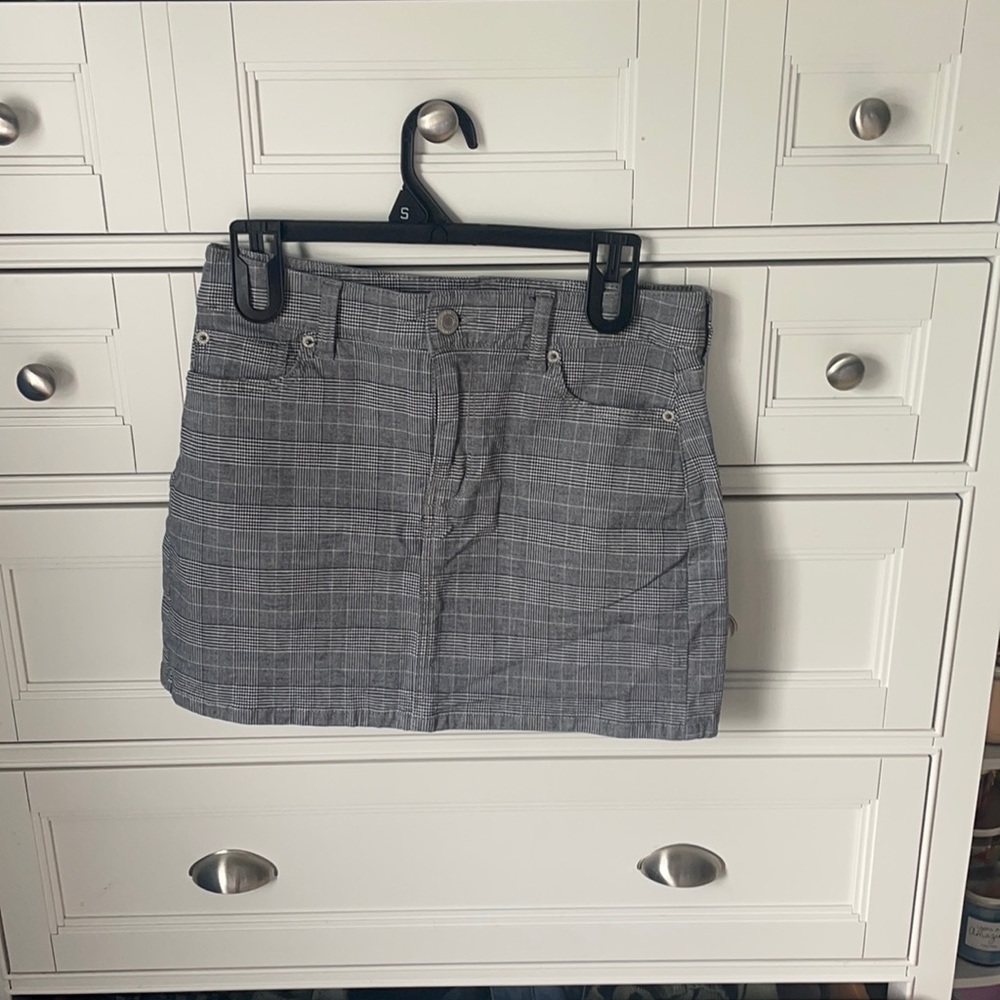 American Eagle Gray Checkered Skirt